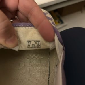 Men’s/Women’s purple checked Vans size 8.5/10